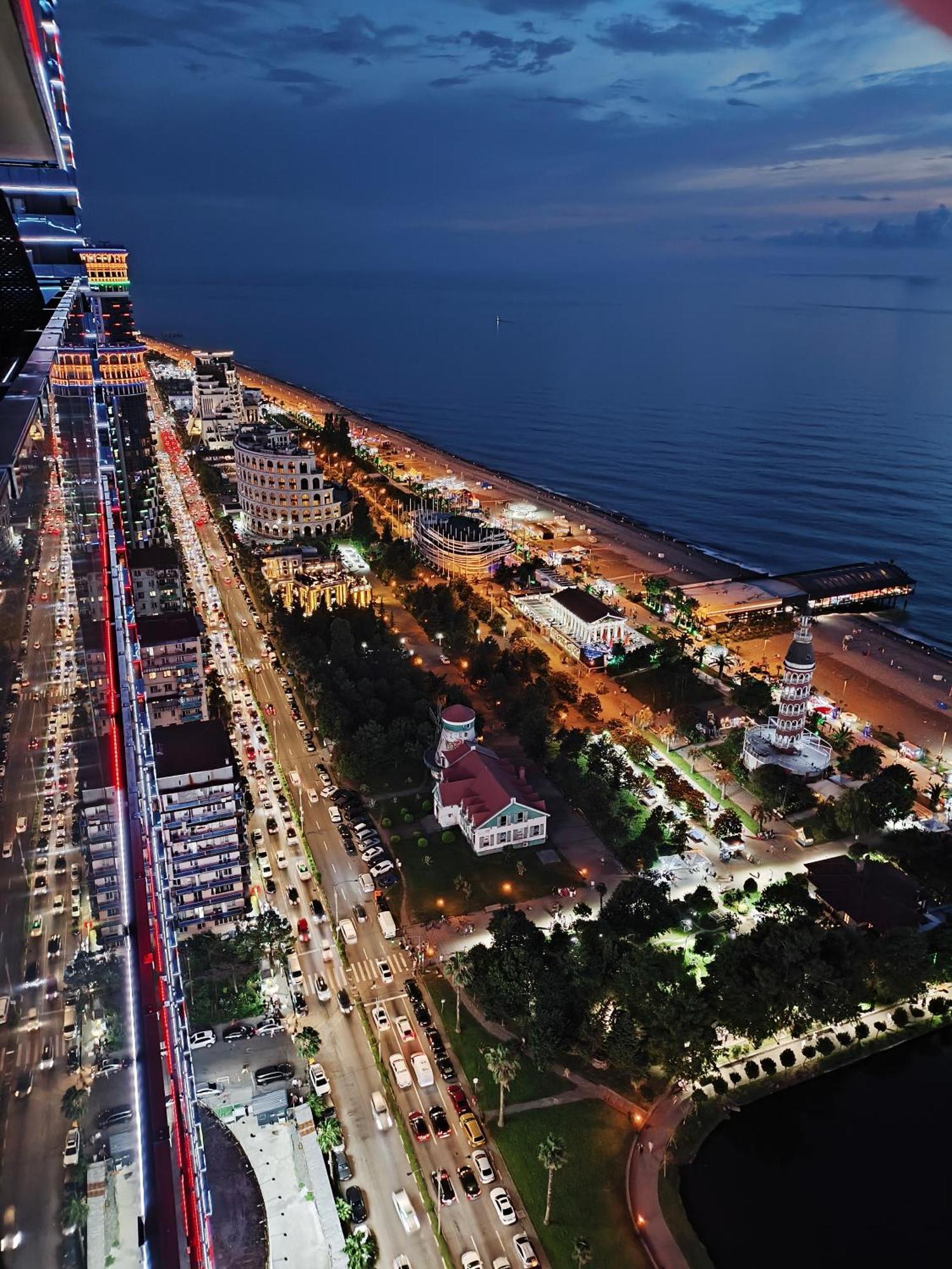 Orbi-City Batumi Apartments Sea View Экстерьер фото